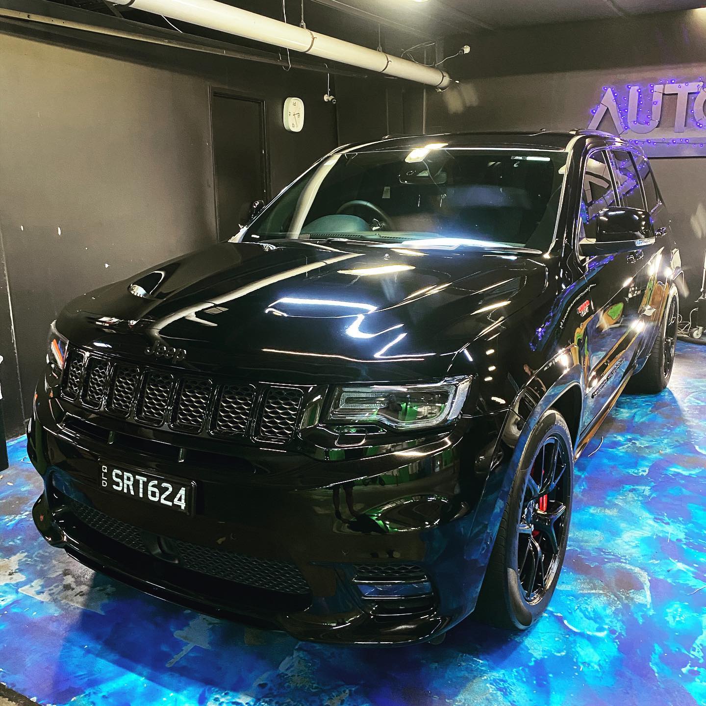 2438915454600155364_2125247674